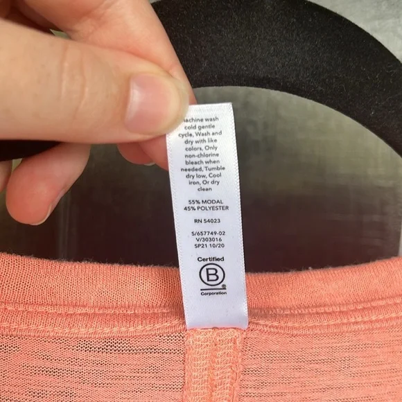 Athleta Women's Release Breezy Tee Shirt Short Sleeve Island Coral Size XL - Picture 6 of 7